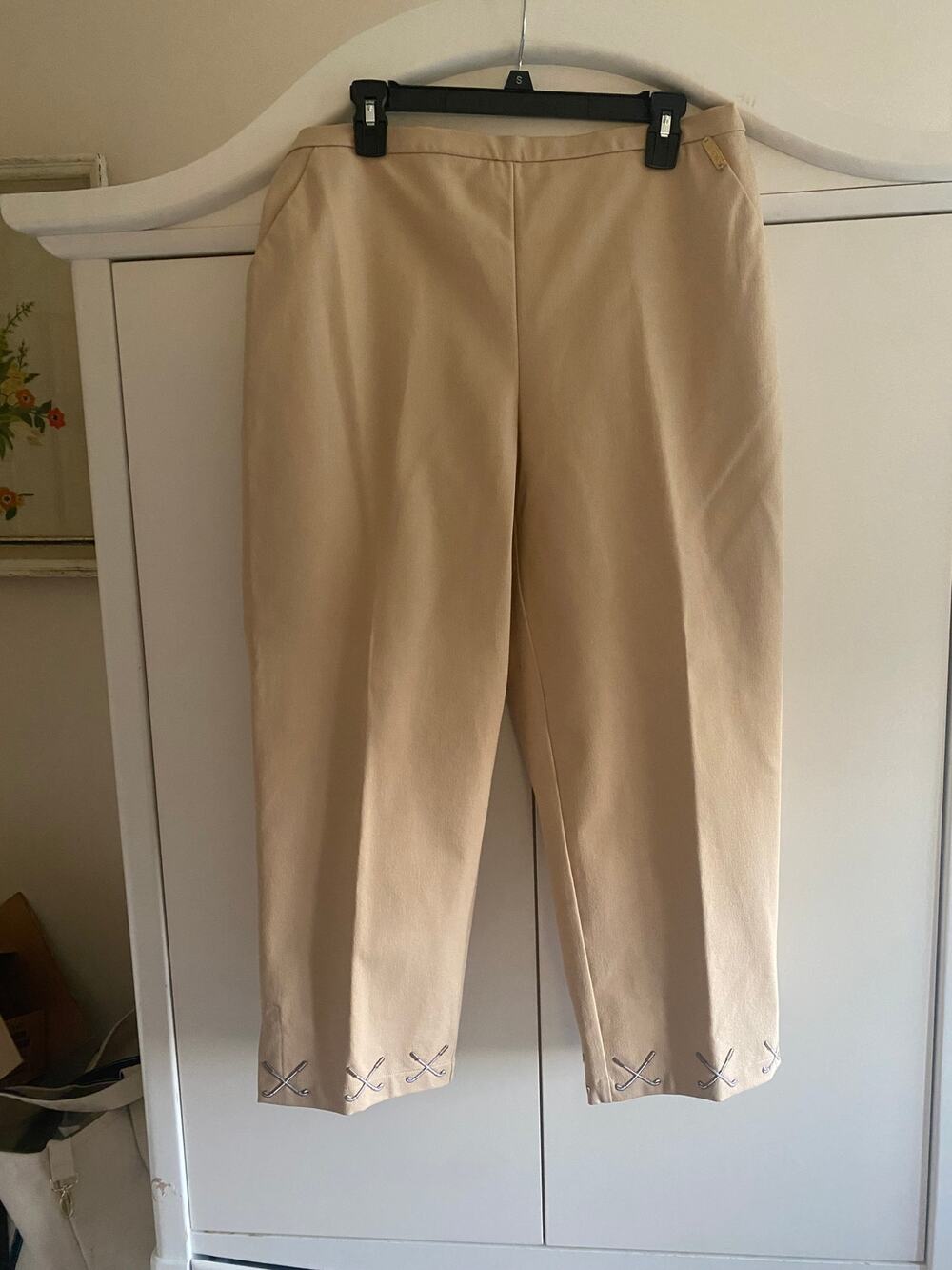 St John Sport by Marie Gray Pants Womens Size 16 Golf Ankle Length Camel Stretch